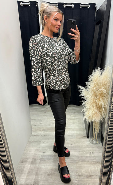 Seen tee 8 - boho bloom smokey olive