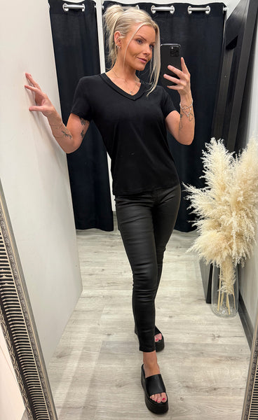 Cayla ruth tee - black