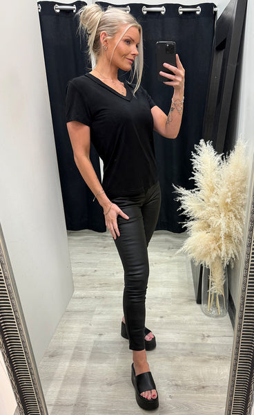 Cayla ruth tee - black