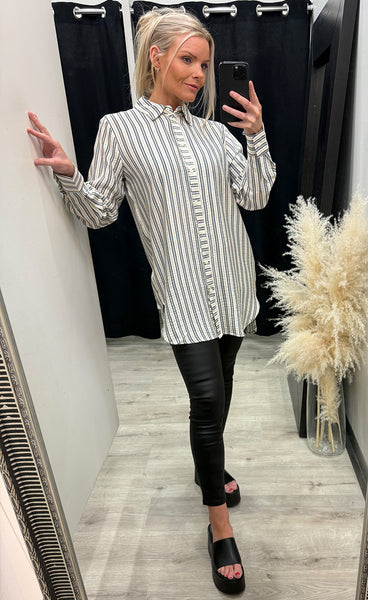 Kamilia shirt 1 - navy stripe