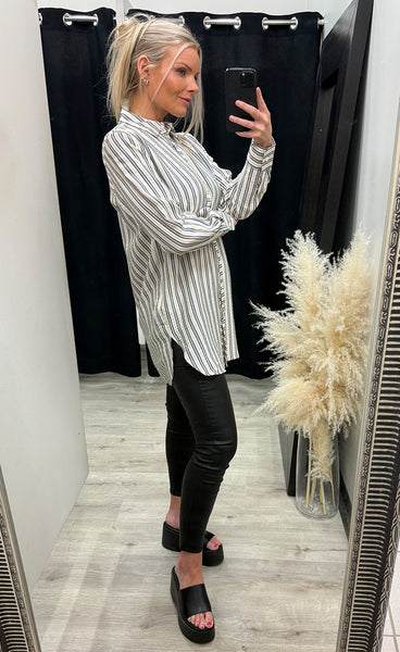 Kamilia shirt 1 - navy stripe