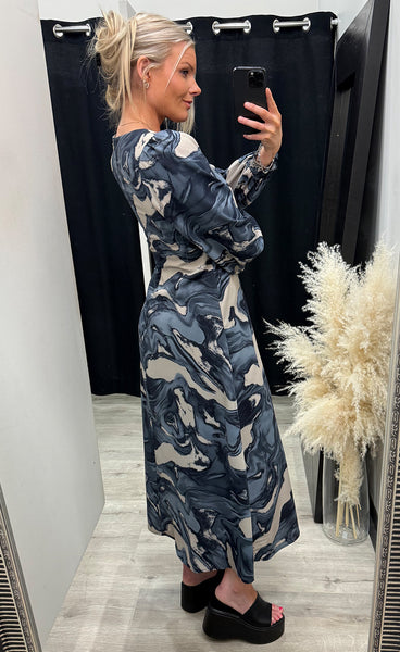 LOVE1552 - blue wave