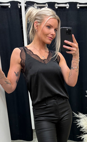 Vara top - black