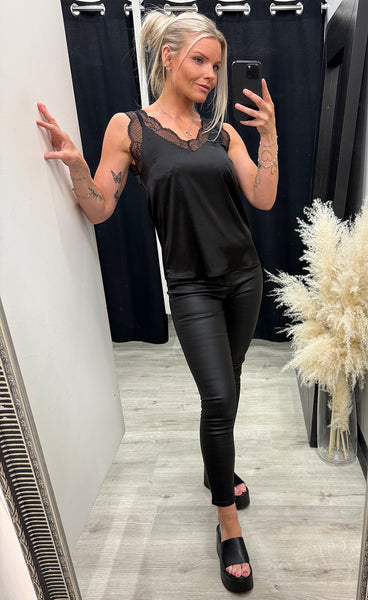 Vara top - black