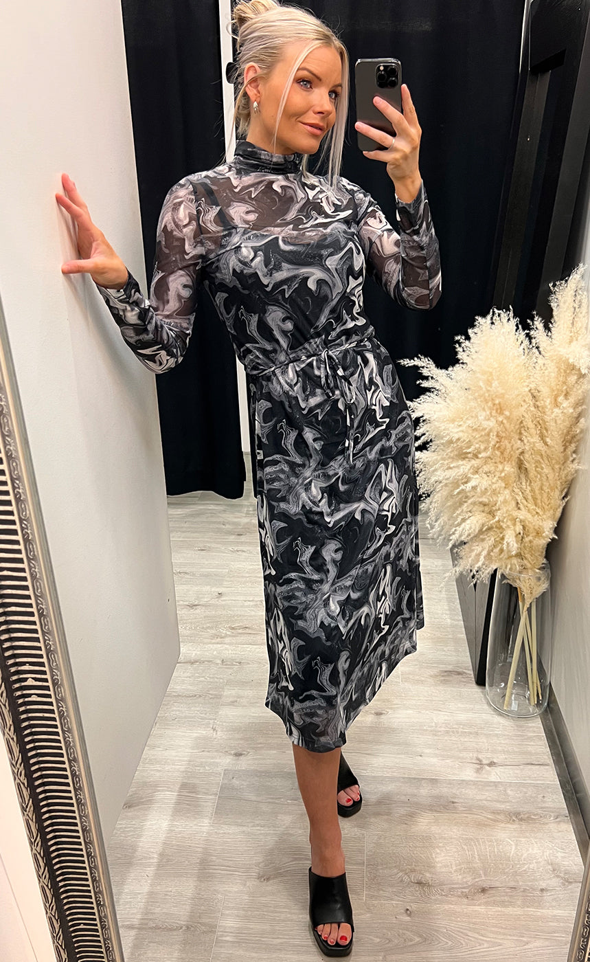 Divia dress - black swirl