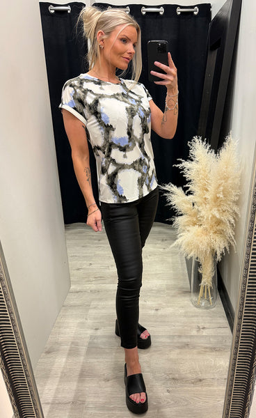 Seen tee 1 - marble hydrangea
