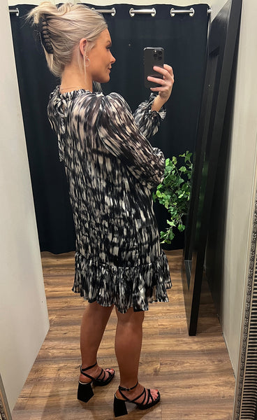 Sariah dress - black print