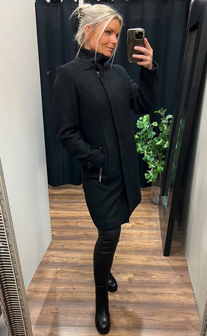 Wooly coat - black