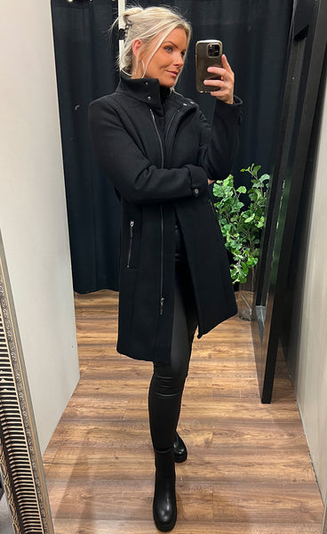 Wooly coat - black