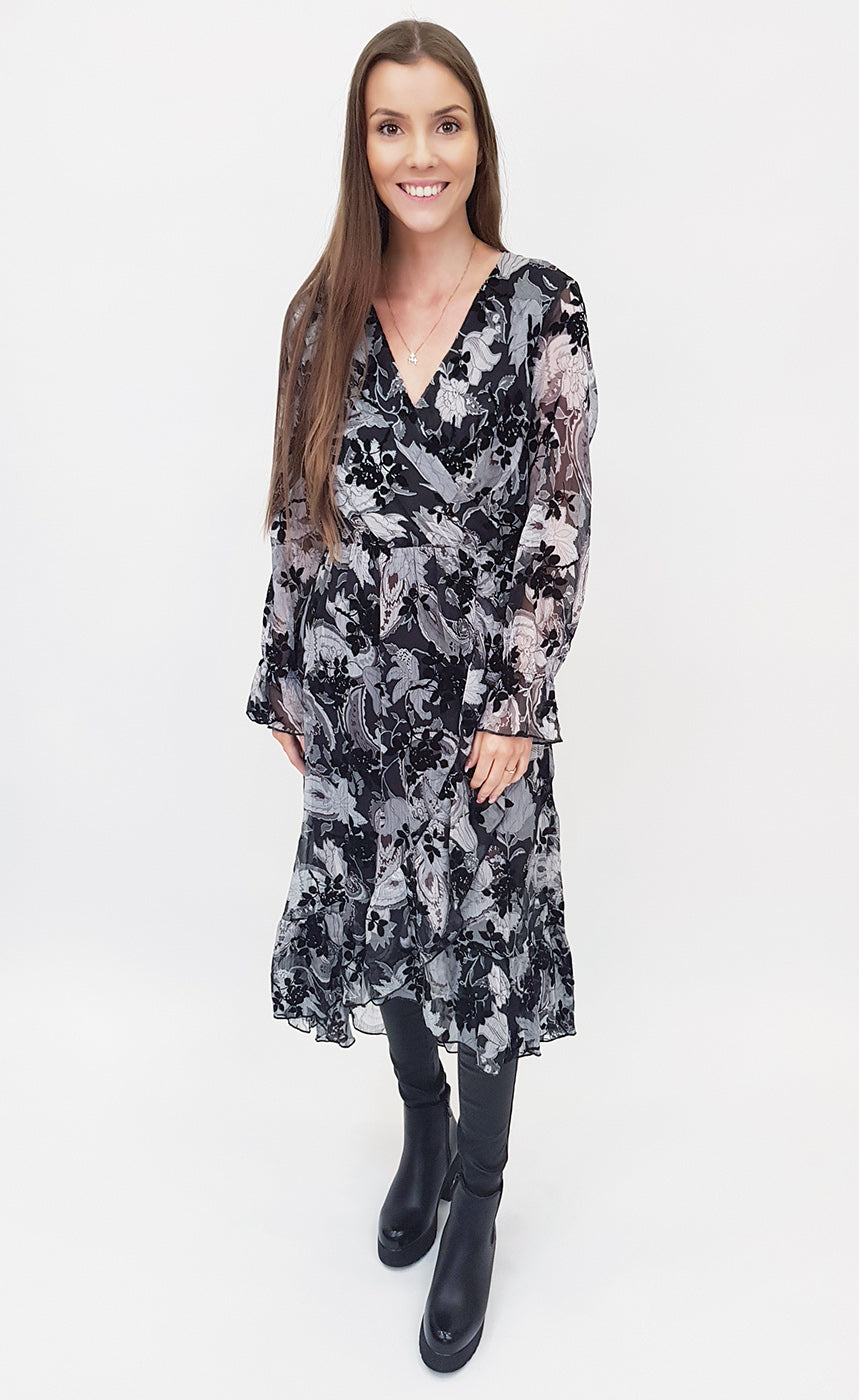 Siffon kjóll - svartur/grár