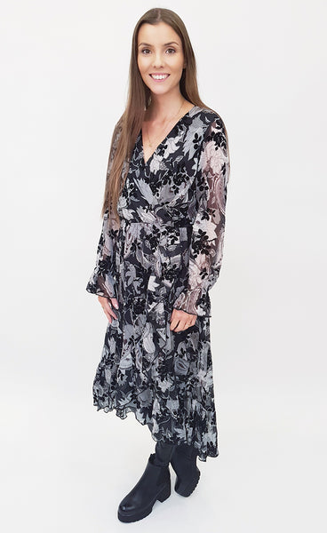 Siffon kjóll - svartur/grár