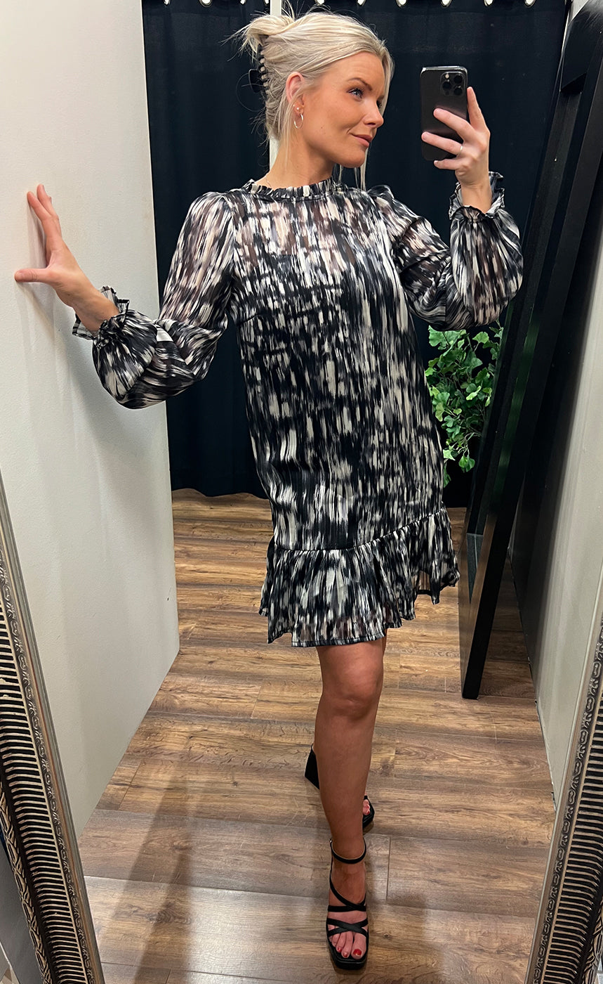 Sariah dress - black print