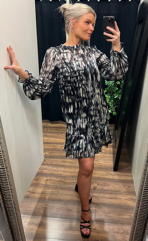 Sariah dress - black print